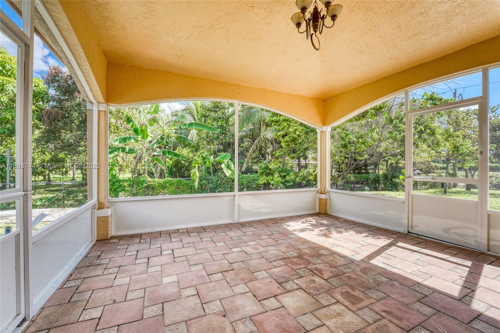 EVERGLADES LAND CO SUB - Residential Lease