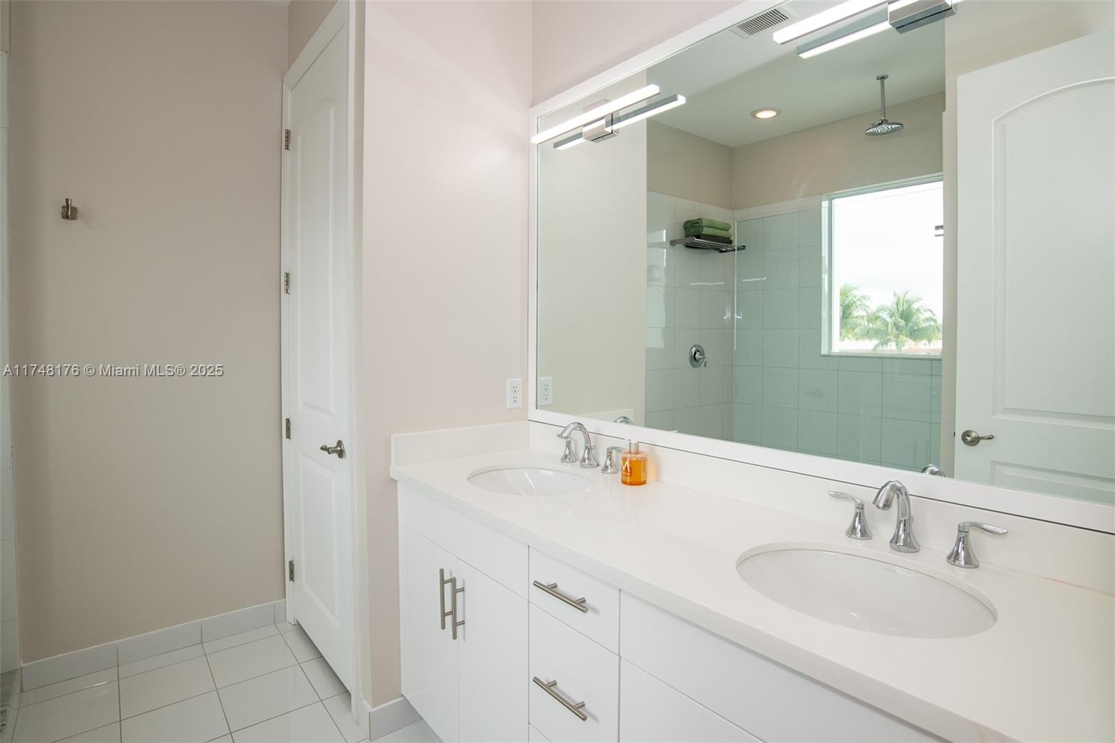 POINTE @ MIDDLE RIVER - Residential