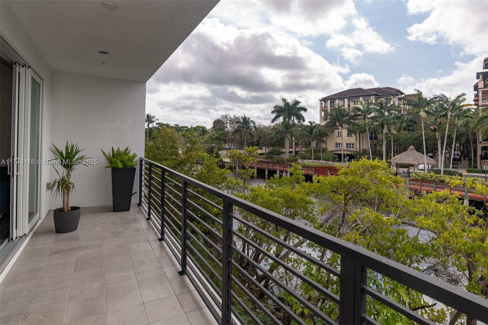 POINTE @ MIDDLE RIVER - Residential