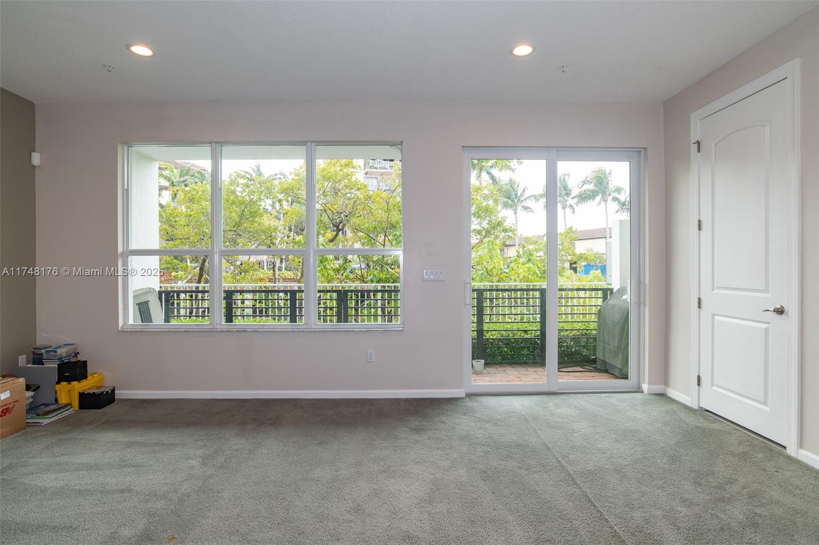 POINTE @ MIDDLE RIVER - Residential