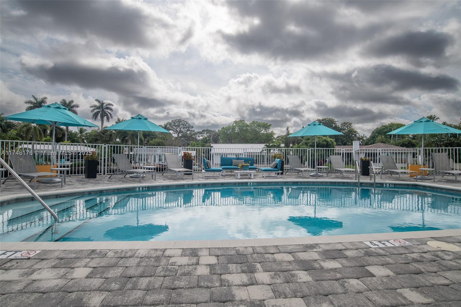 POINTE @ MIDDLE RIVER - Residential