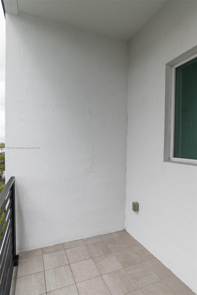 POINTE @ MIDDLE RIVER - Residential