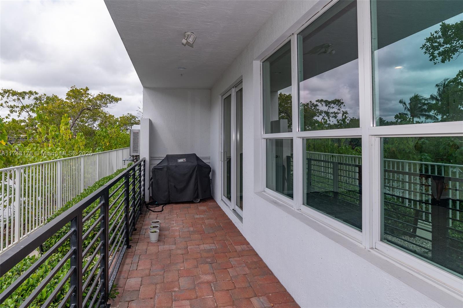 POINTE @ MIDDLE RIVER - Residential