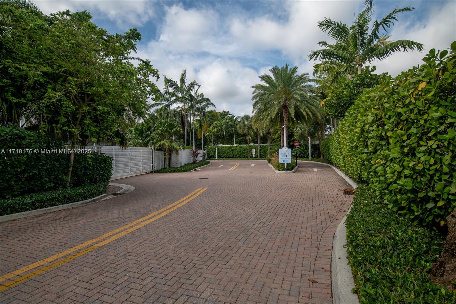 POINTE @ MIDDLE RIVER - Residential