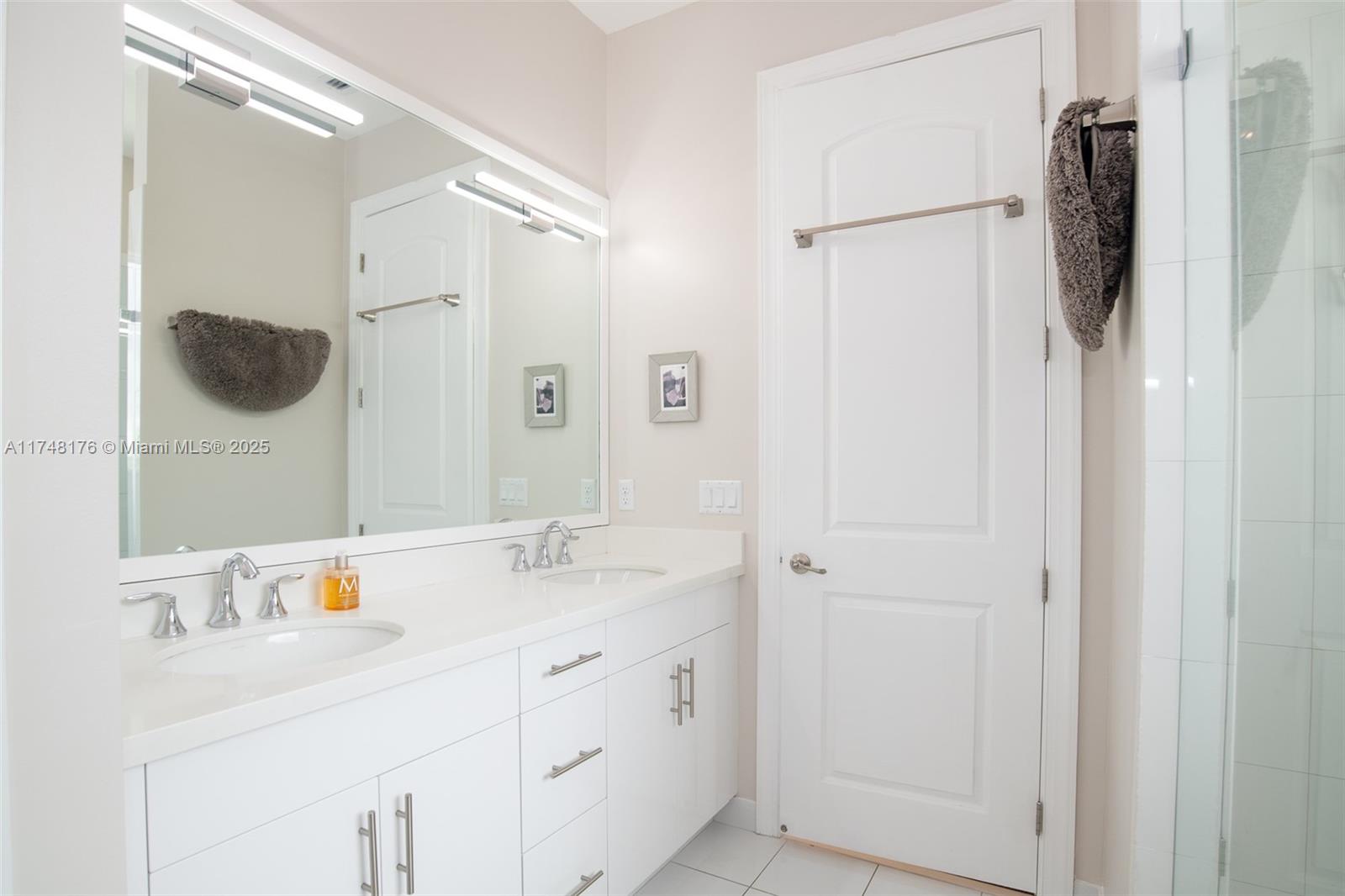 POINTE @ MIDDLE RIVER - Residential