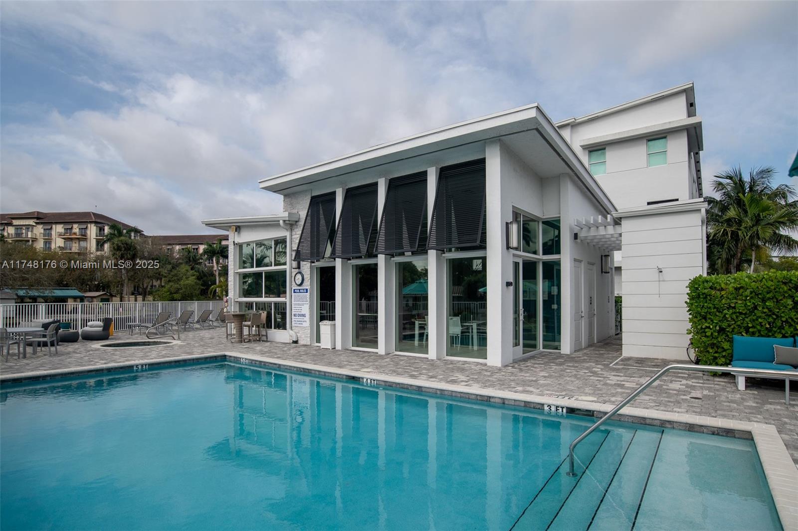 POINTE @ MIDDLE RIVER - Residential