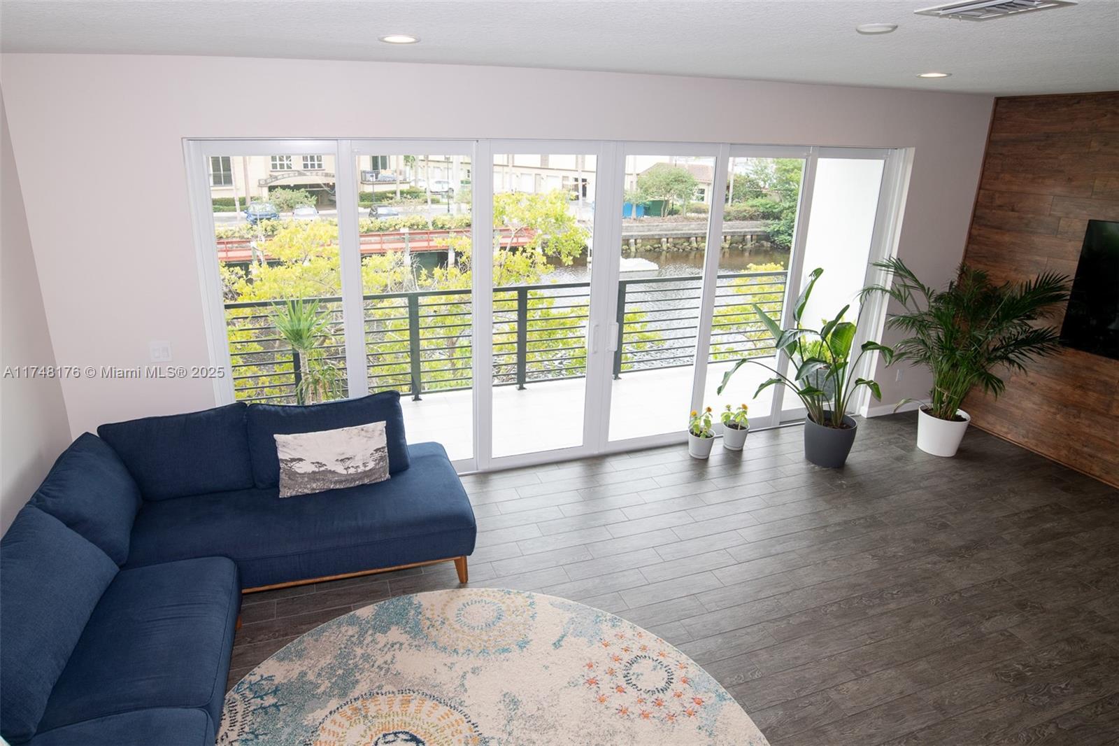 2900 NE 12th Ter 14
