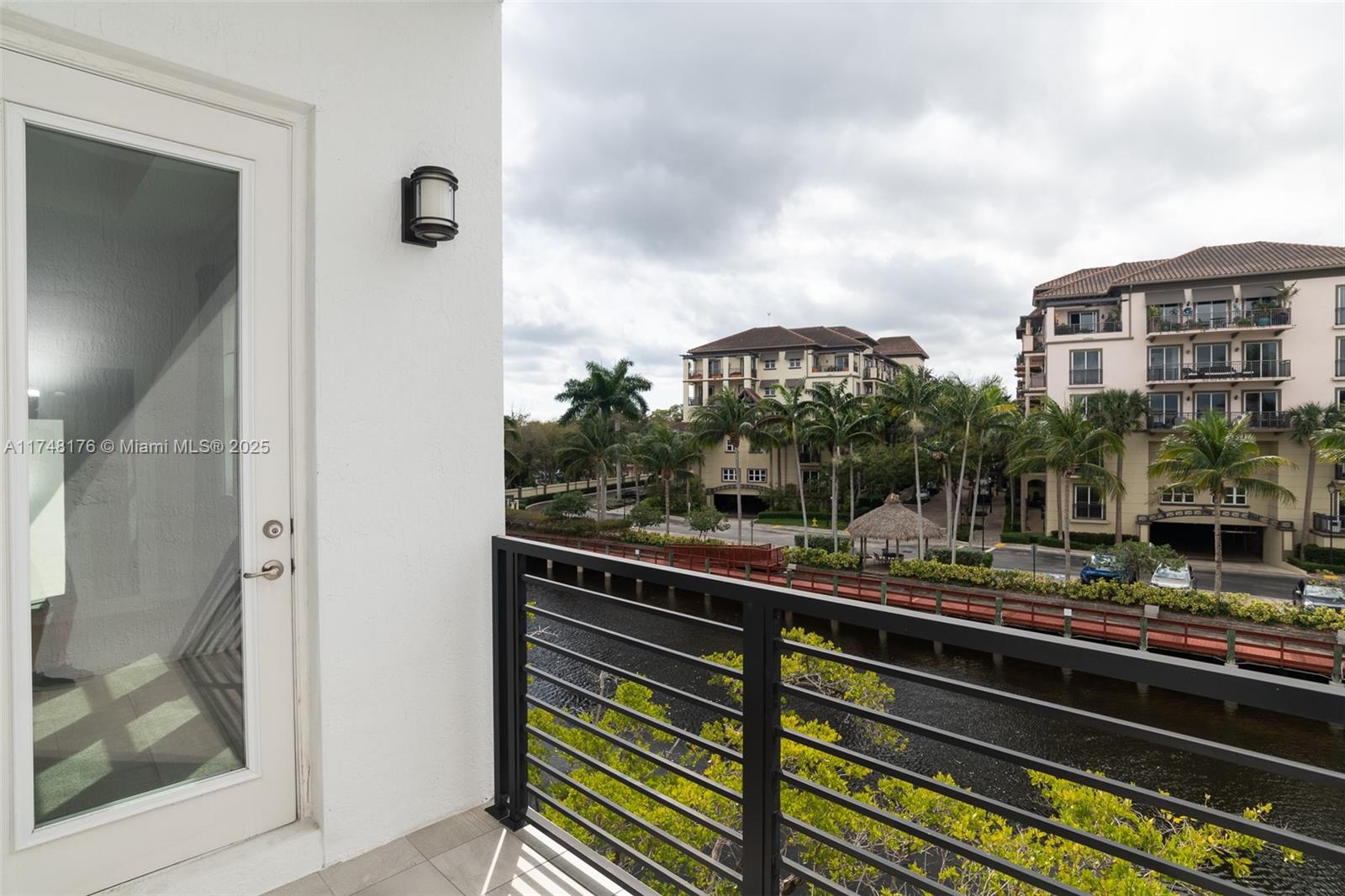 POINTE @ MIDDLE RIVER - Residential