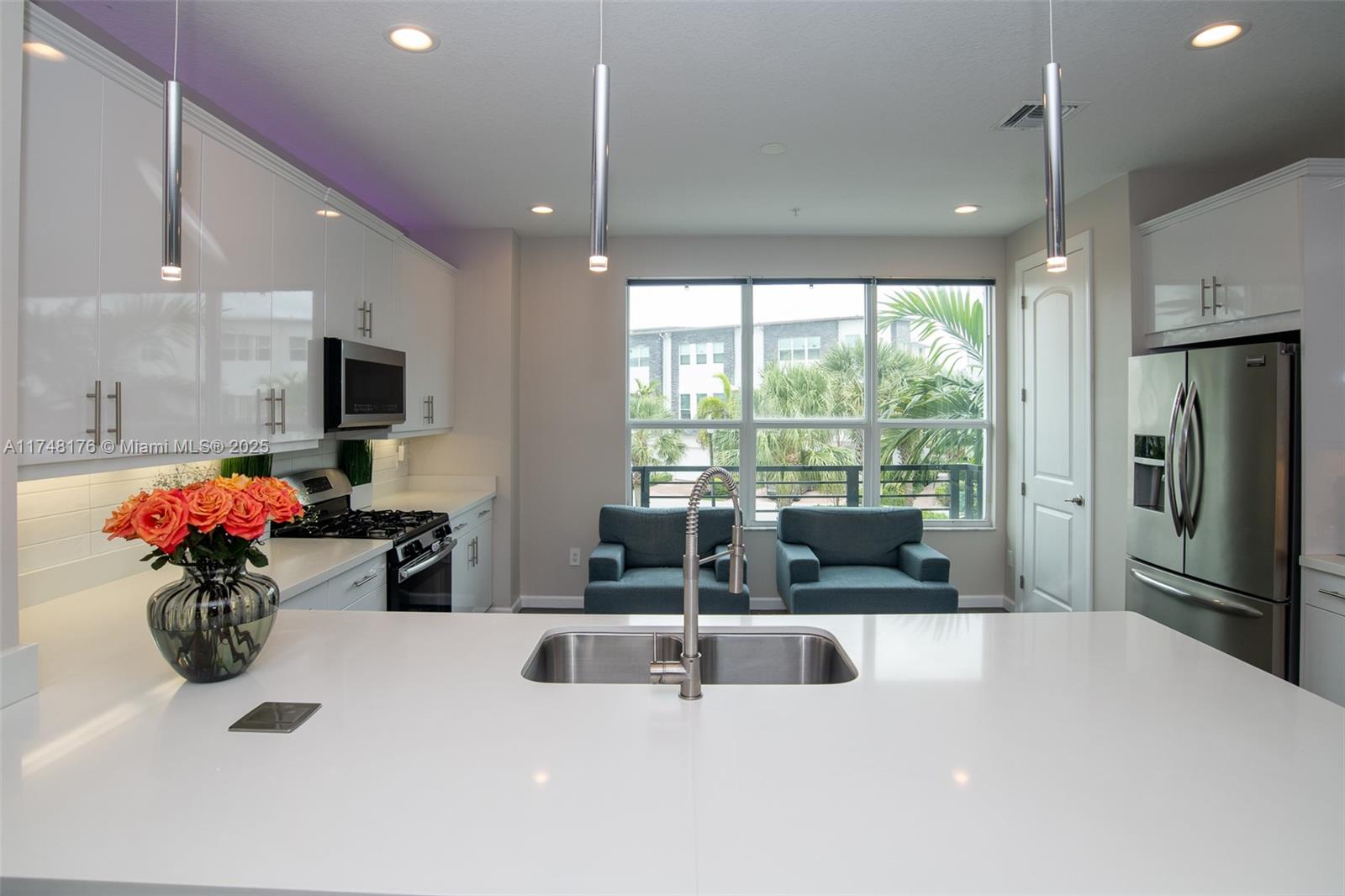 POINTE @ MIDDLE RIVER - Residential