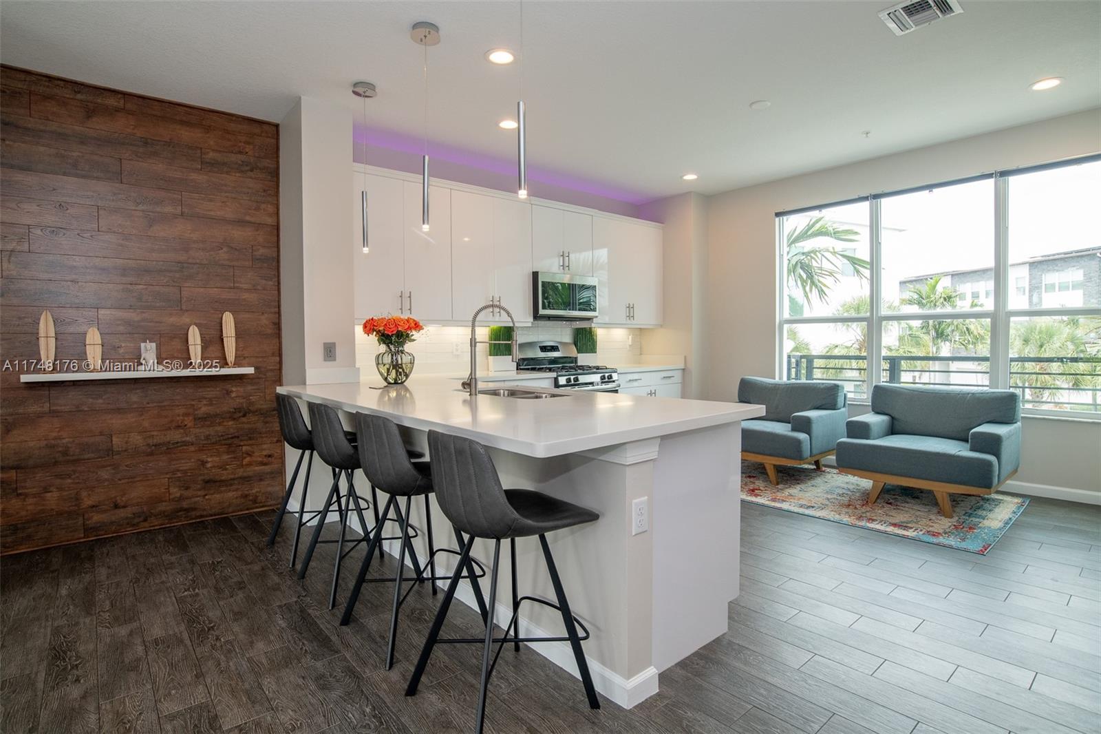 POINTE @ MIDDLE RIVER - Residential
