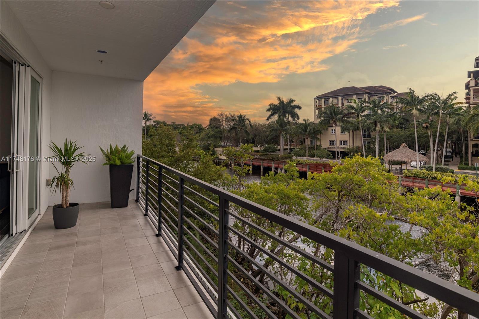 POINTE @ MIDDLE RIVER - Residential