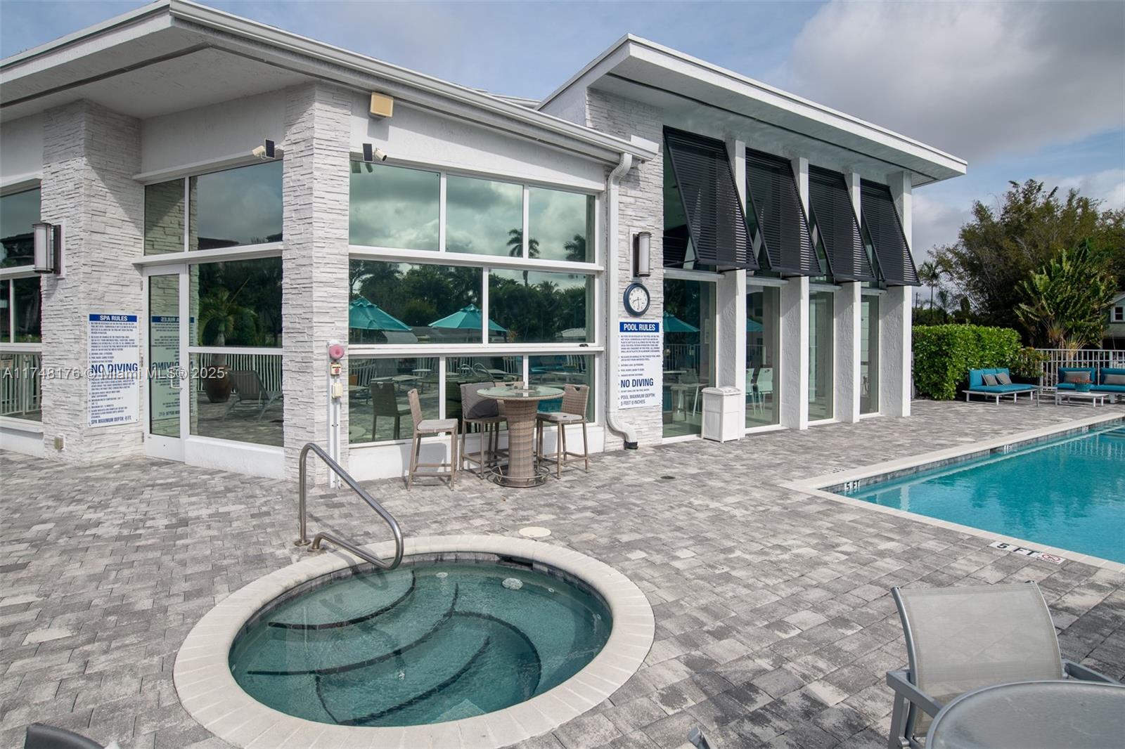 POINTE @ MIDDLE RIVER - Residential