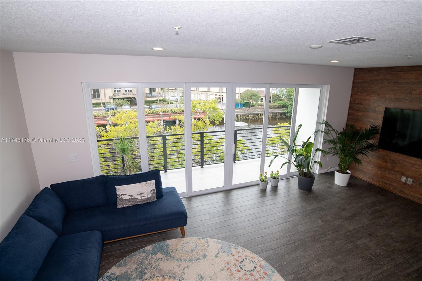 2900 NE 12th Ter 14
