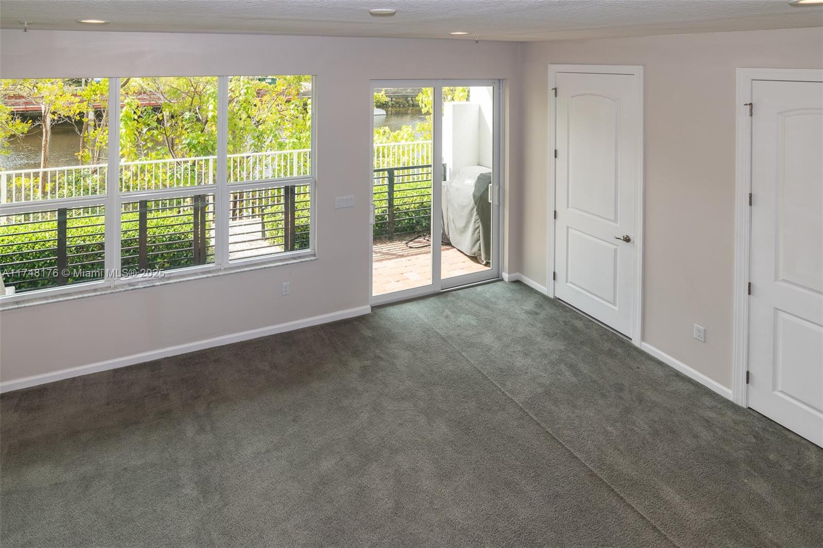 POINTE @ MIDDLE RIVER - Residential
