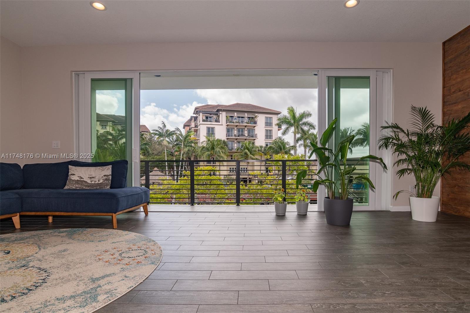 POINTE @ MIDDLE RIVER - Residential