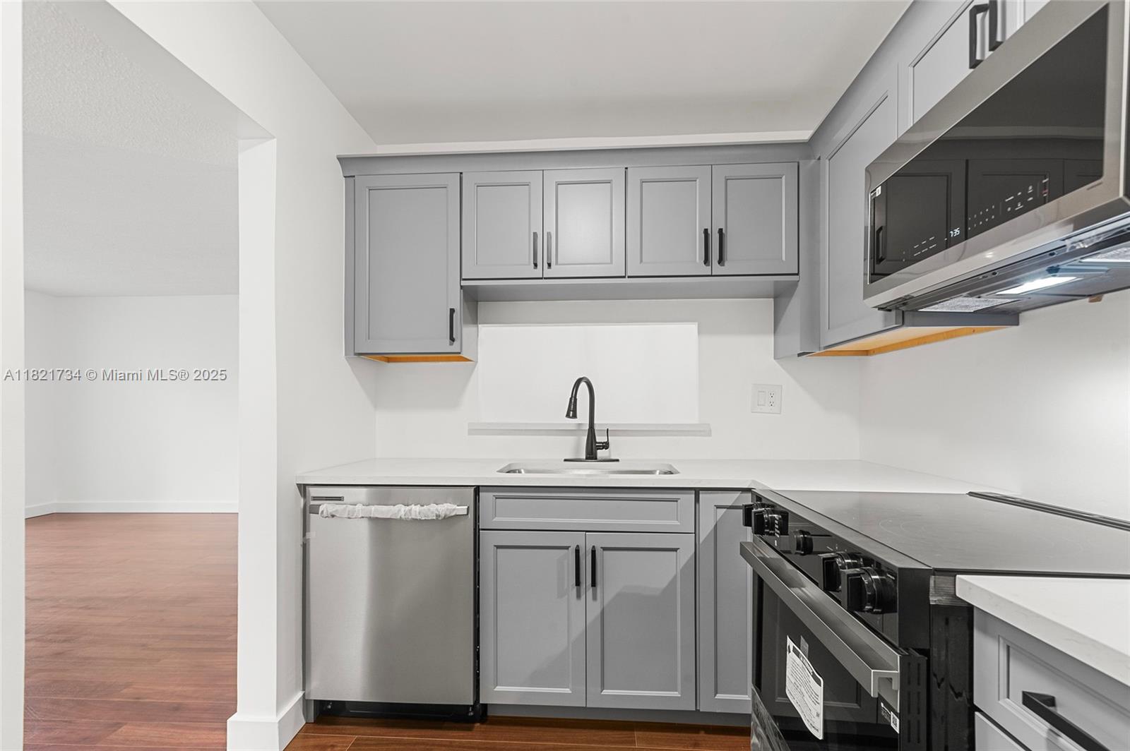 PALM HAVEN TOWERS CONDO - Residential