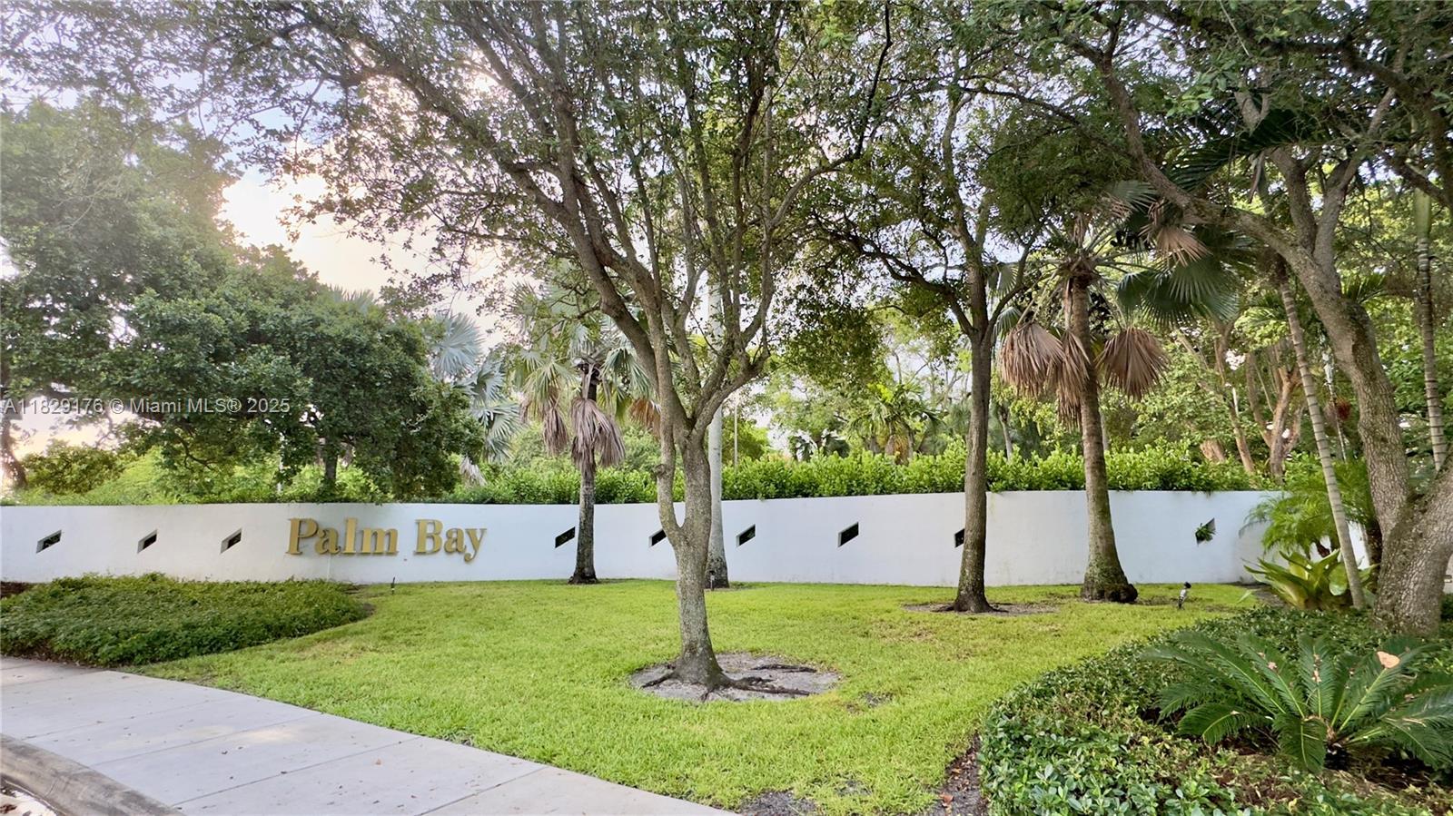 PALM BAY CONDOMINIUM - Residential