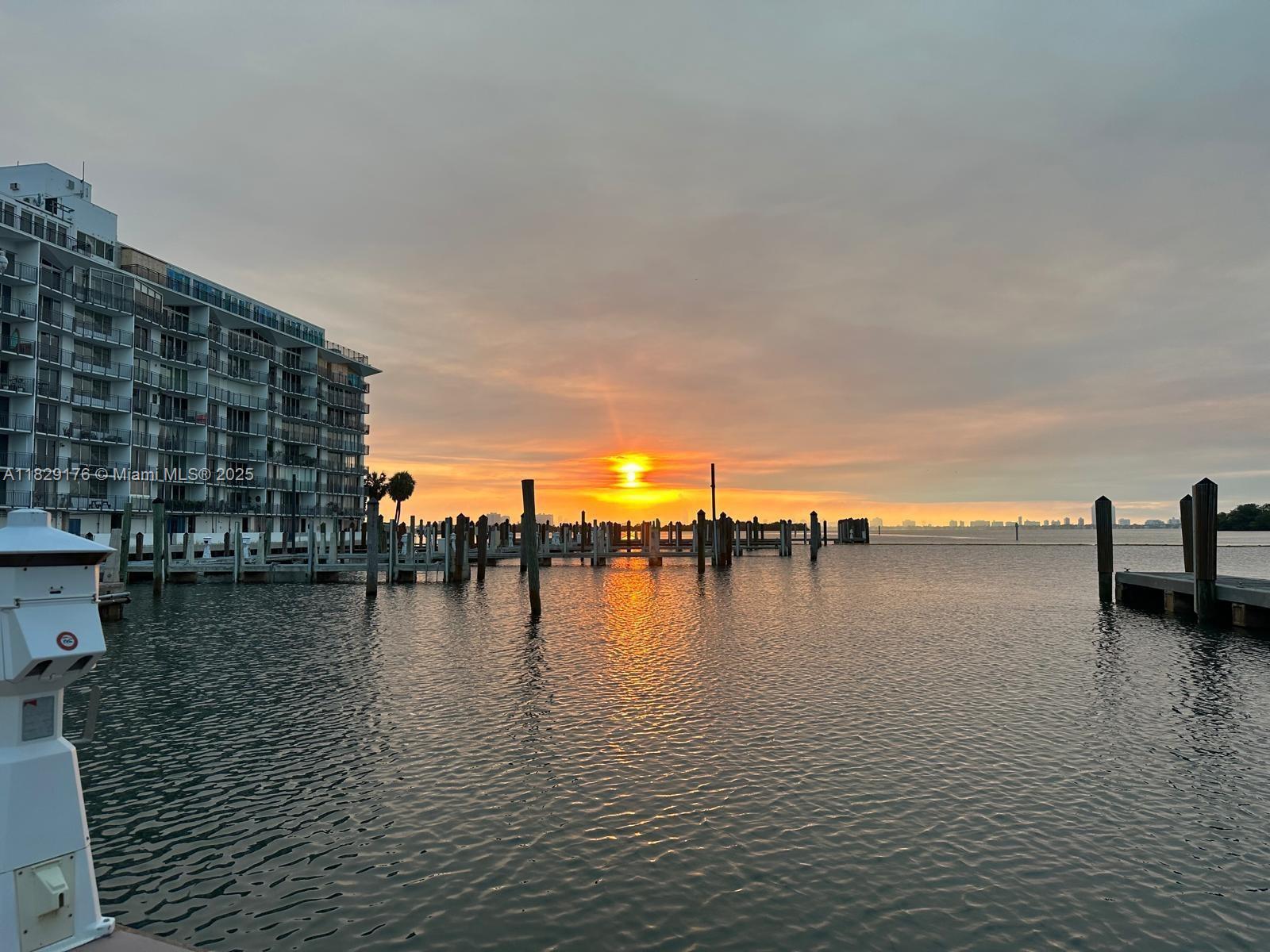 PALM BAY CONDOMINIUM - Residential