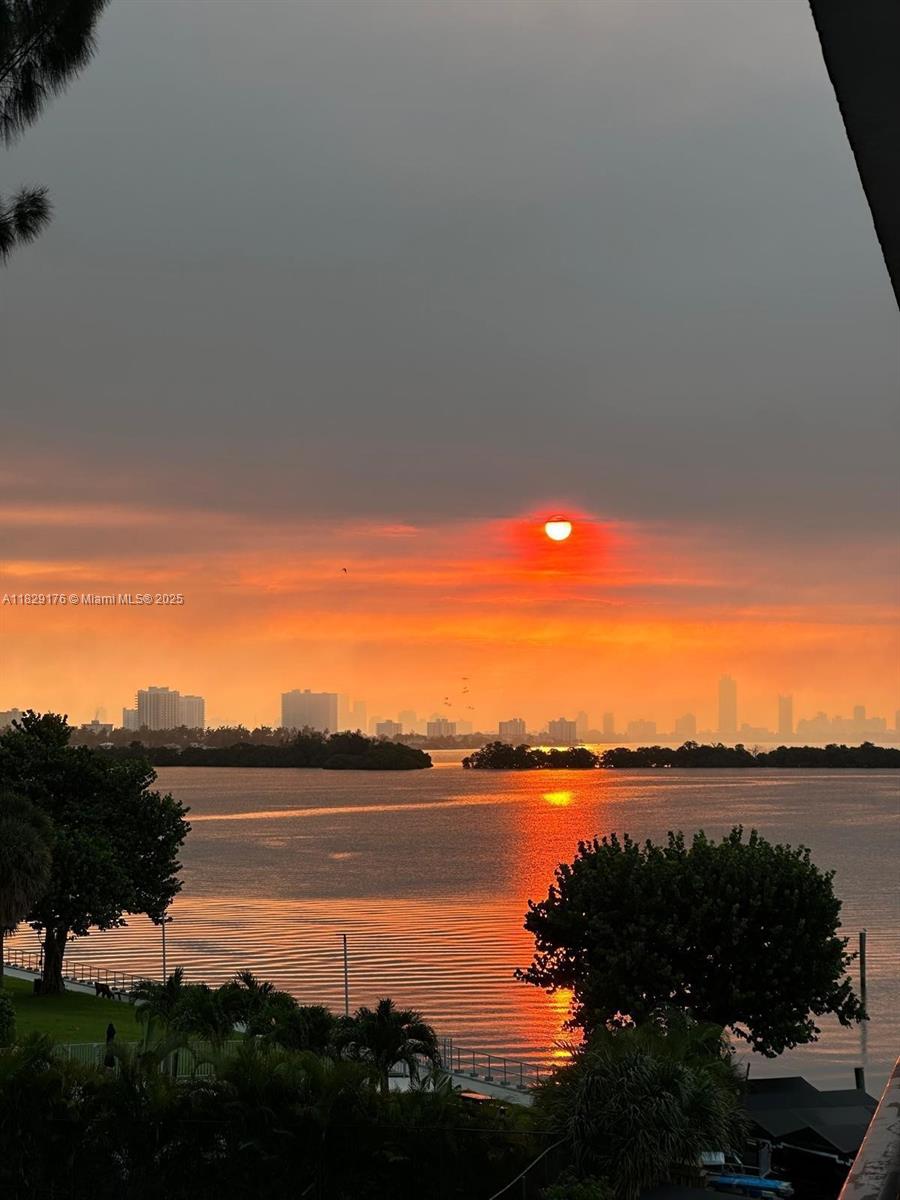 PALM BAY CONDOMINIUM - Residential