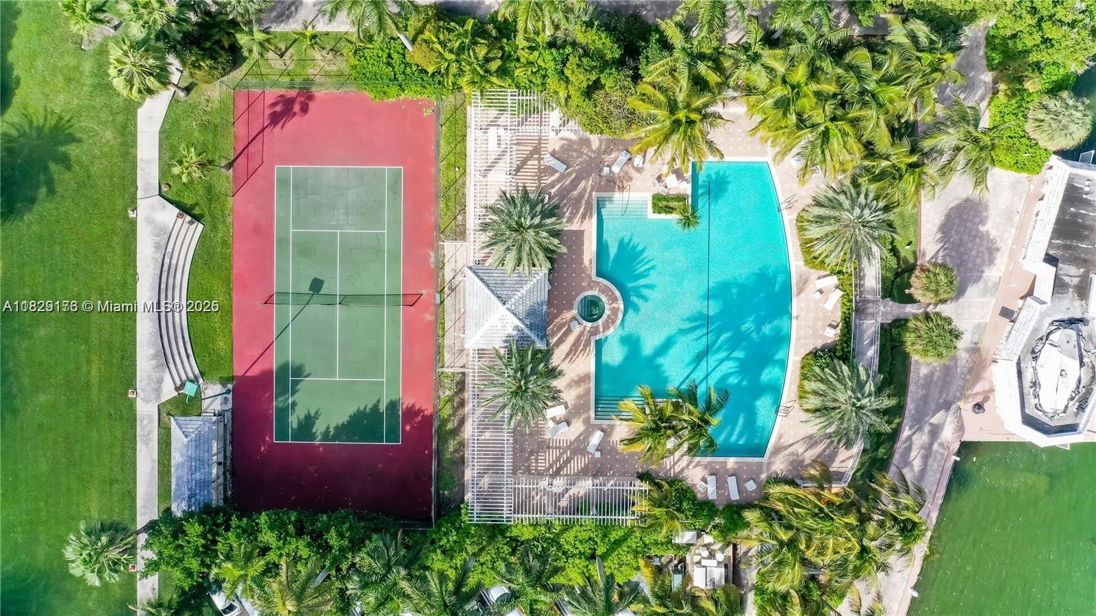 PALM BAY CONDOMINIUM - Residential