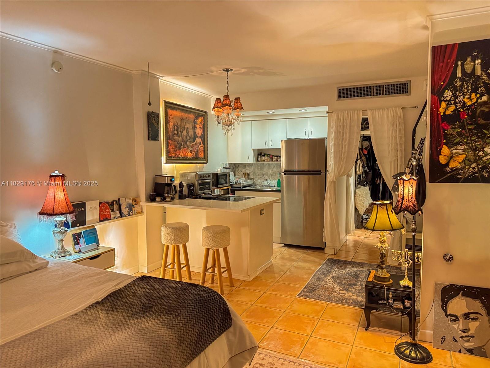 PALM BAY CONDOMINIUM - Residential