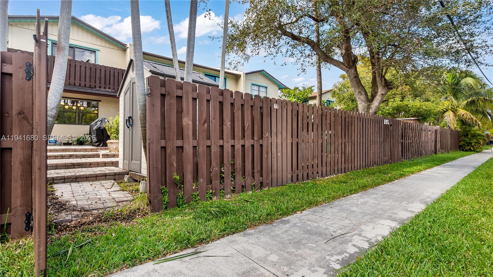 COUNTRY SQUIRE TOWNHOMES - Residential