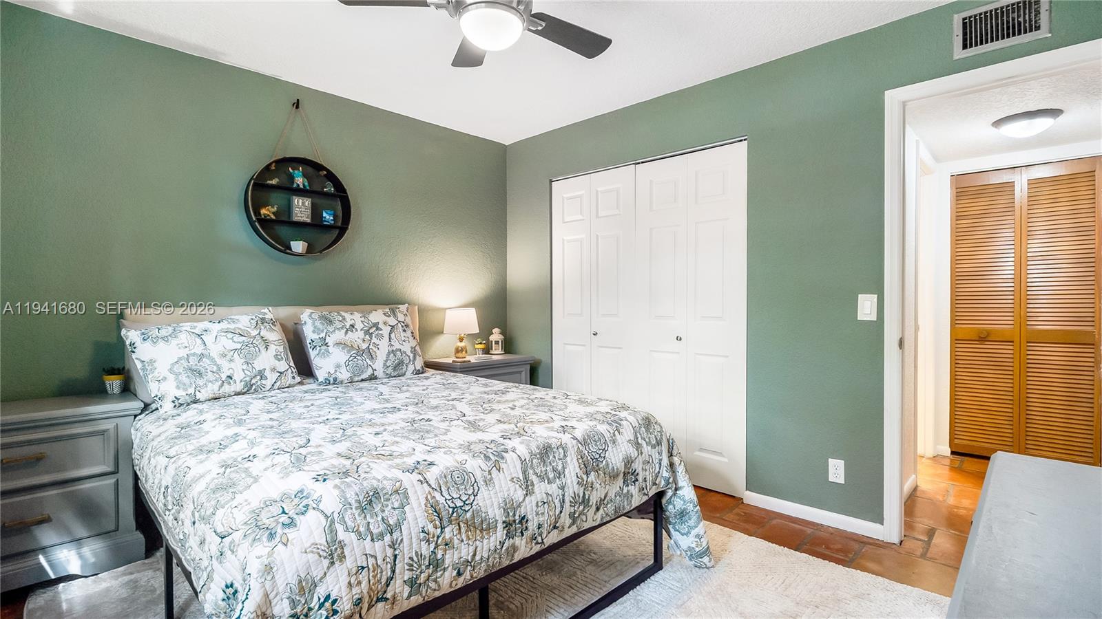 COUNTRY SQUIRE TOWNHOMES - Residential