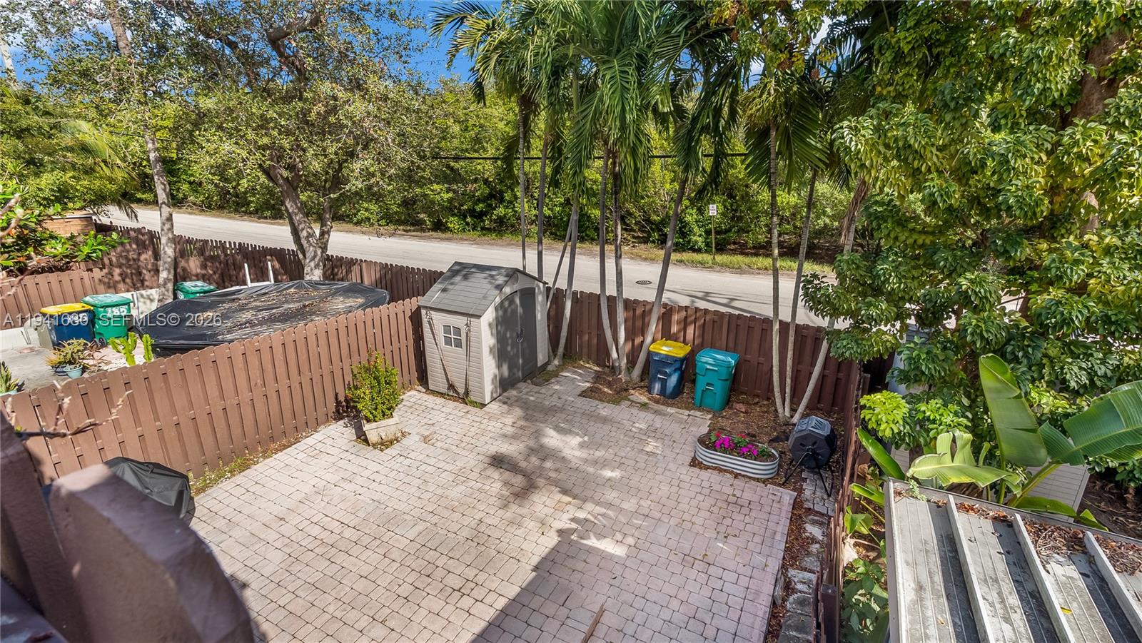 COUNTRY SQUIRE TOWNHOMES - Residential