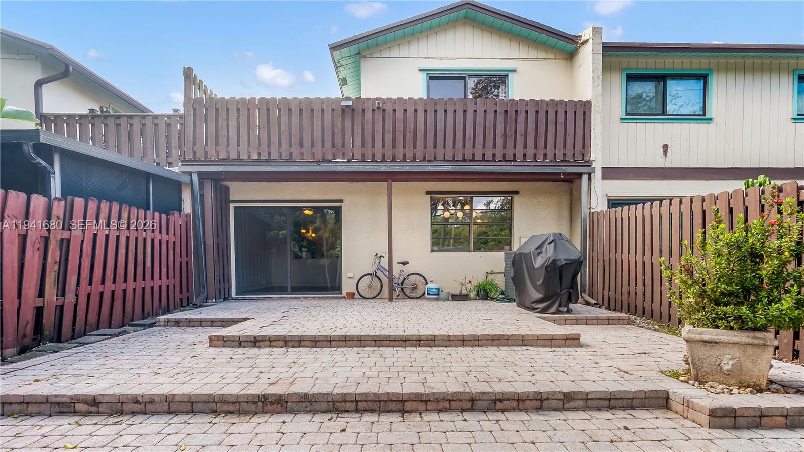 COUNTRY SQUIRE TOWNHOMES - Residential