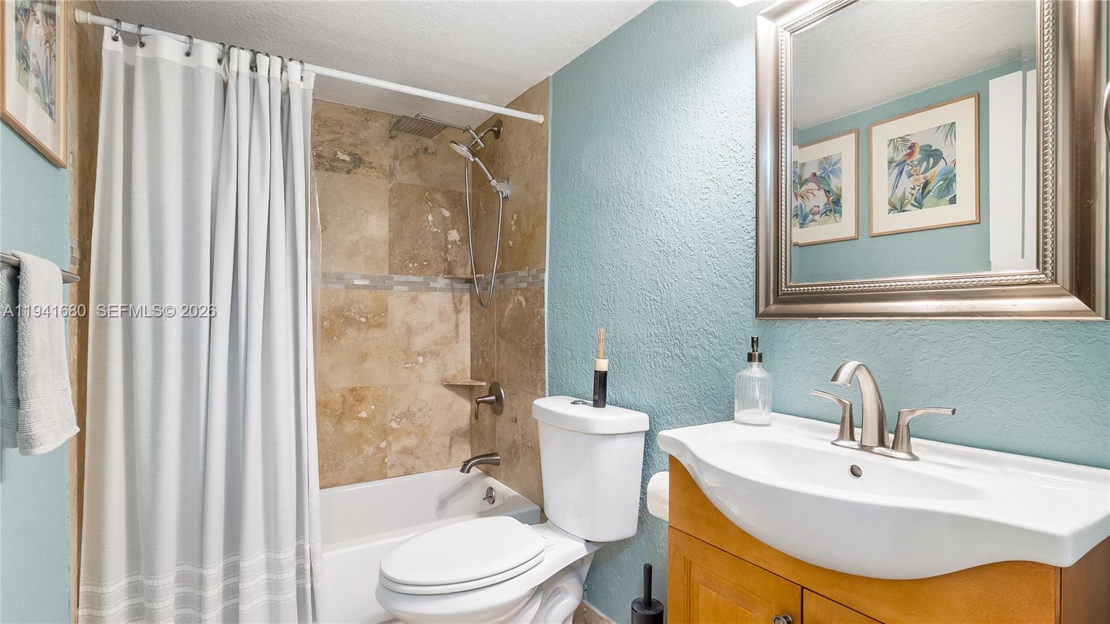 COUNTRY SQUIRE TOWNHOMES - Residential