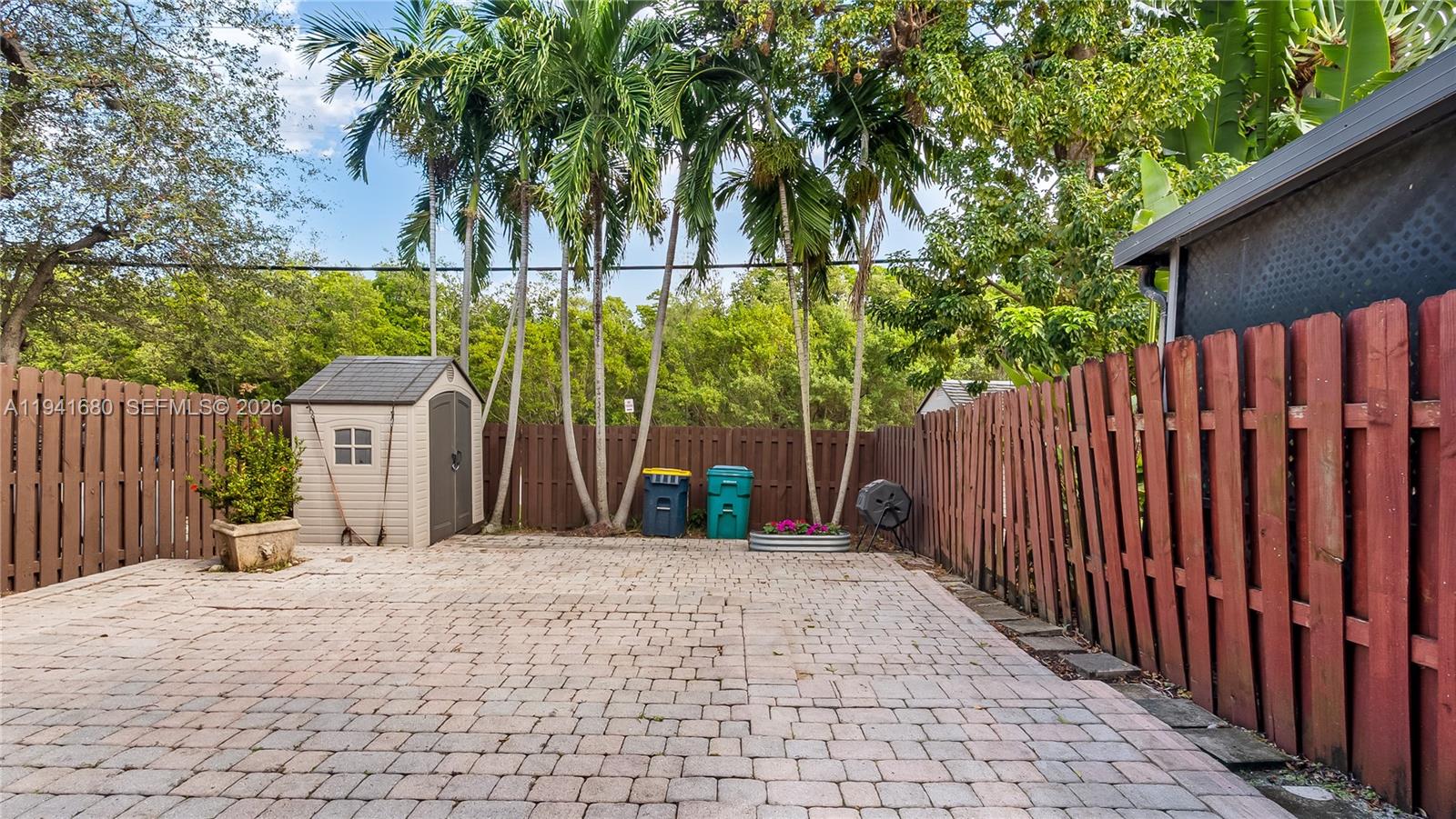 COUNTRY SQUIRE TOWNHOMES - Residential