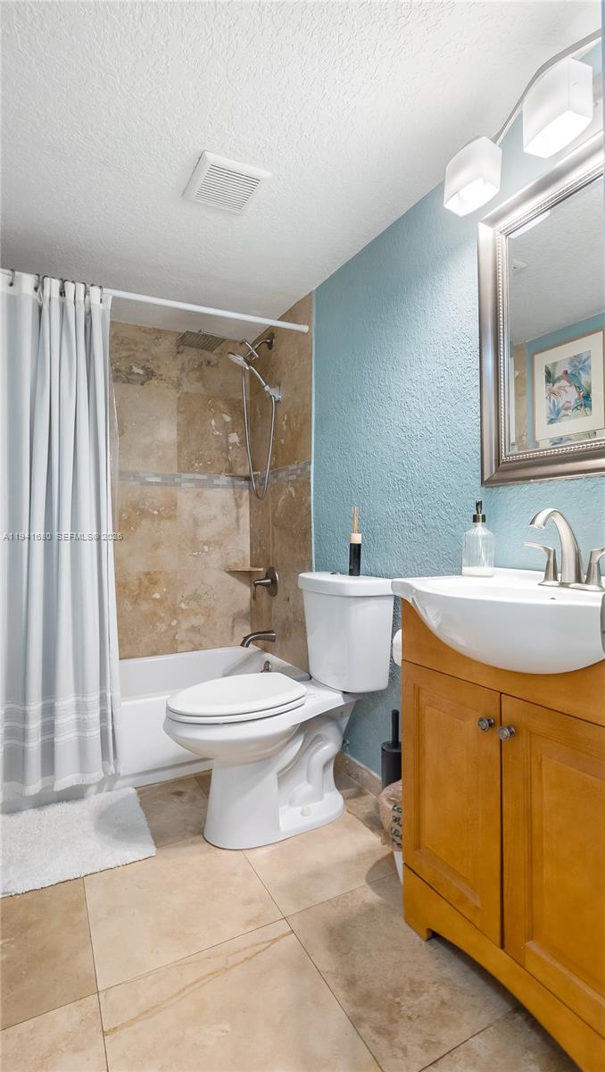 COUNTRY SQUIRE TOWNHOMES - Residential