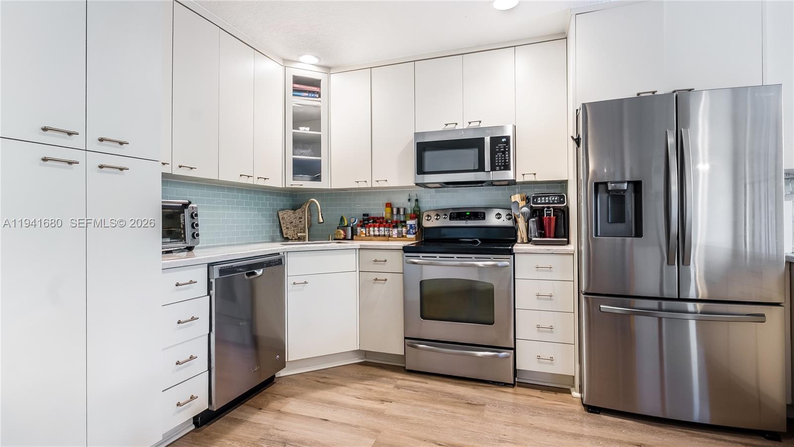 COUNTRY SQUIRE TOWNHOMES - Residential