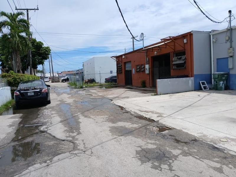 2421 NW 27th Ave