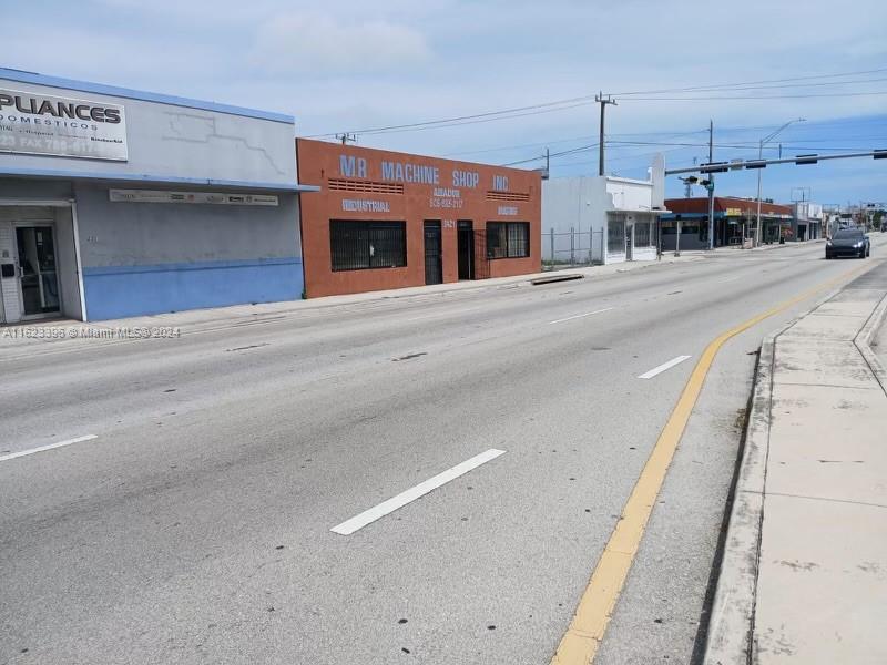 This commercial property is located in the fastest-growing area of Allapatha, positioned in a high-traffic zone, the property boasts exceptional visibility and customer engagement, making it an ideal for a range of commercial endeavors. It features a large office, 2 bathrooms, 2 bay doors and parking in the rear. This property is muni zoned T6-8-0, providing significant potential for redevelopment project. The current owner has a long history of operating a highly profitable business at this location for over 30 years. "OWNER FINANCING" IS AVAILABLE, with loan terms provided upon request, offering flexible financial solution for prospective buyers. This opportunity represents a rare chance to acquire a prime commercial property in a dynamic and rapidly expanding market.