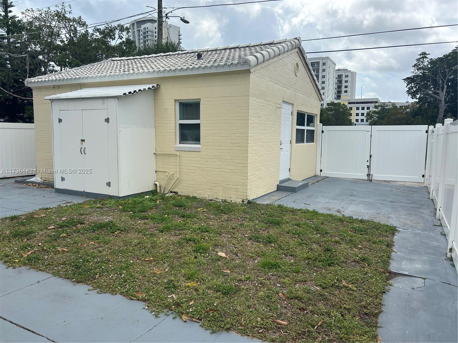 1838 Fillmore St 3, Hollywood, Broward County, Florida - 1 Bedrooms  
1 Bathrooms - 