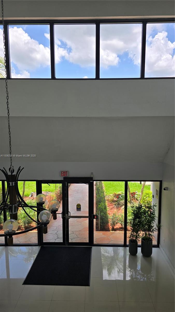 200 Lakeview Dr 208