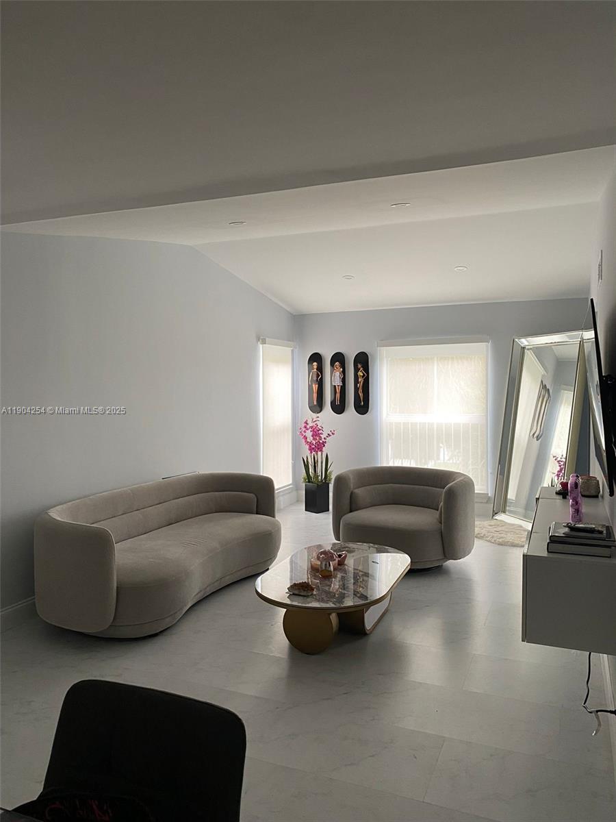 SAVANNAH AT RIVERSIDE CON - Residential Lease