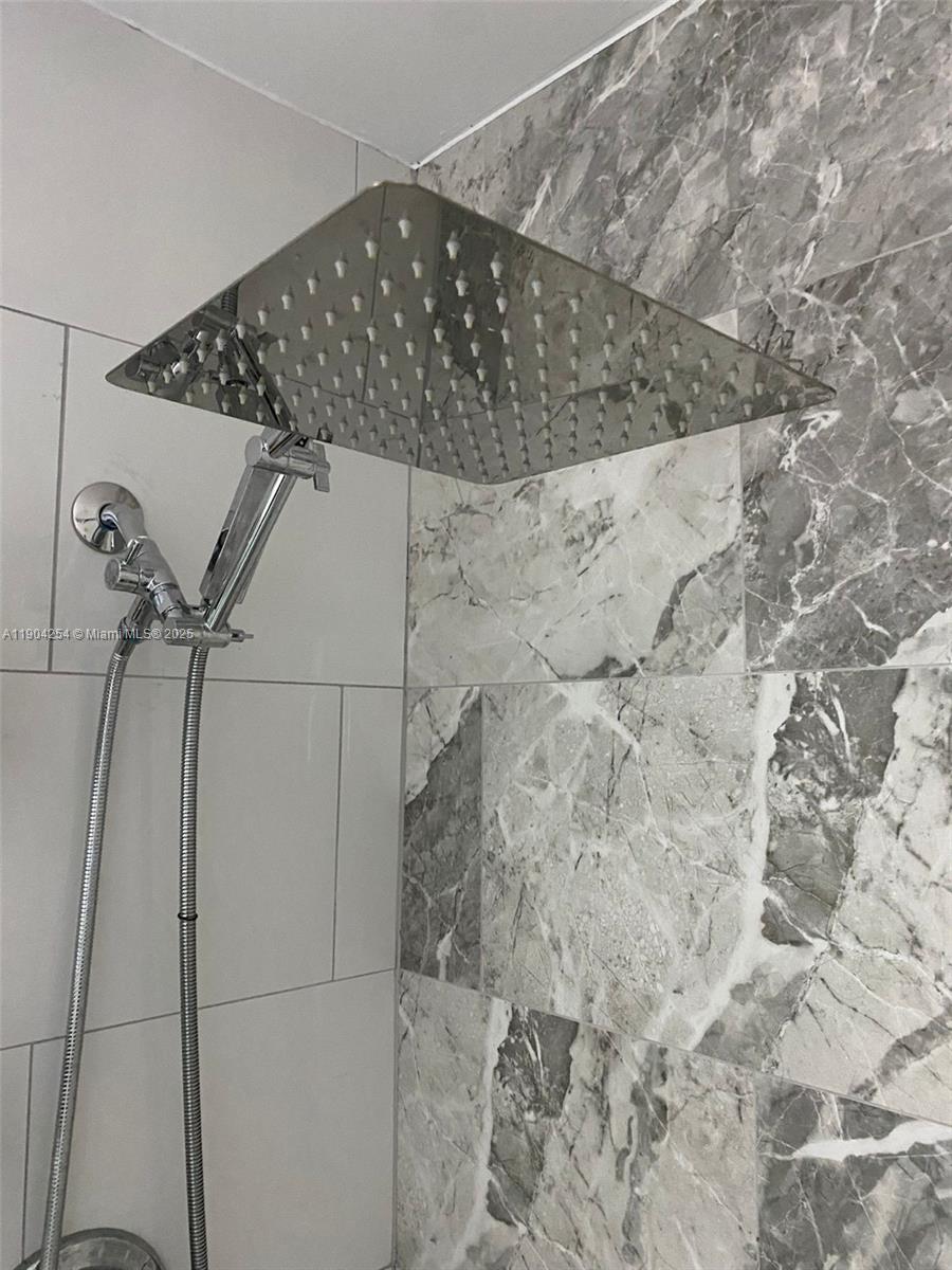 SAVANNAH AT RIVERSIDE CON - Residential Lease