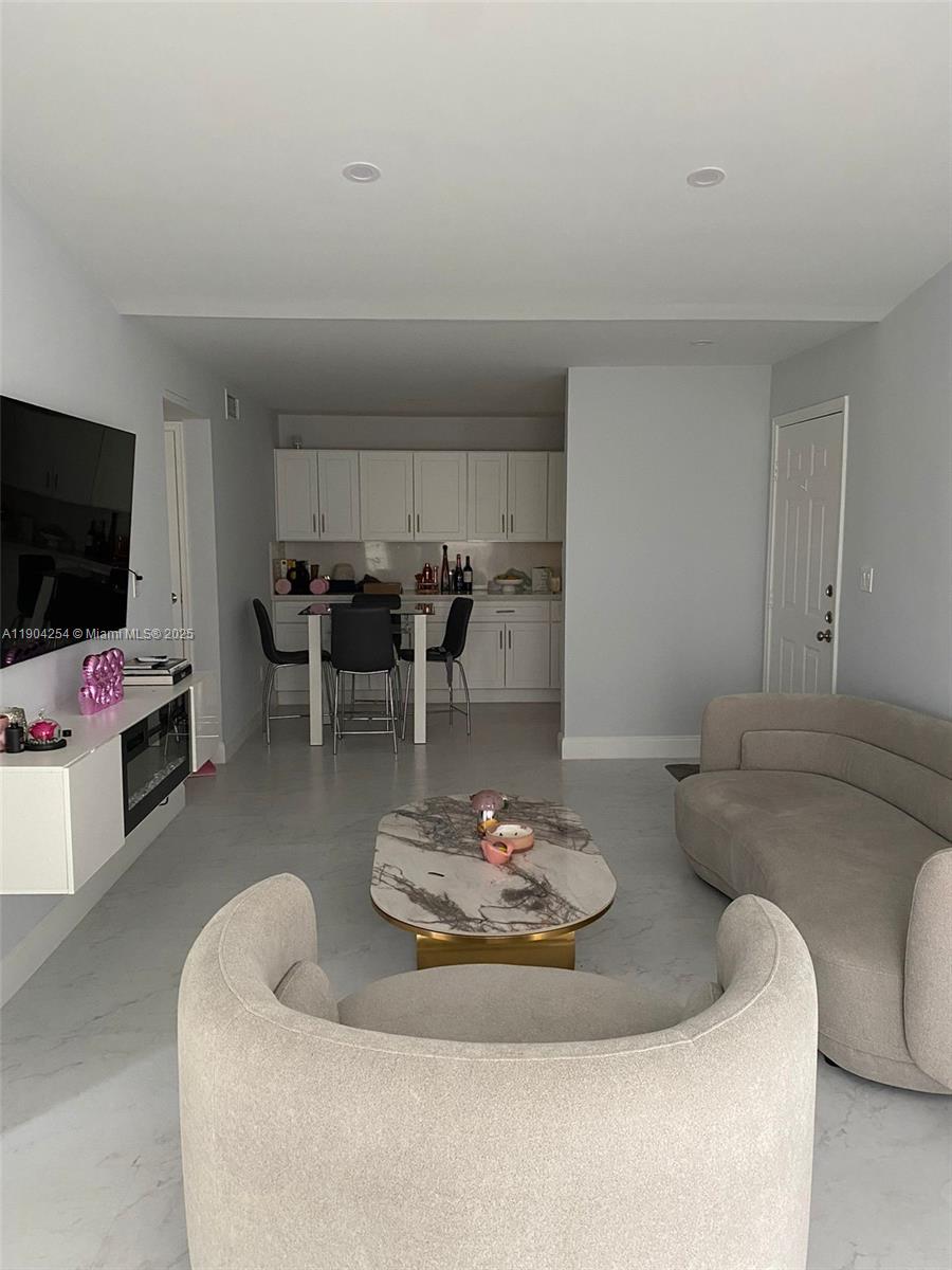 SAVANNAH AT RIVERSIDE CON - Residential Lease