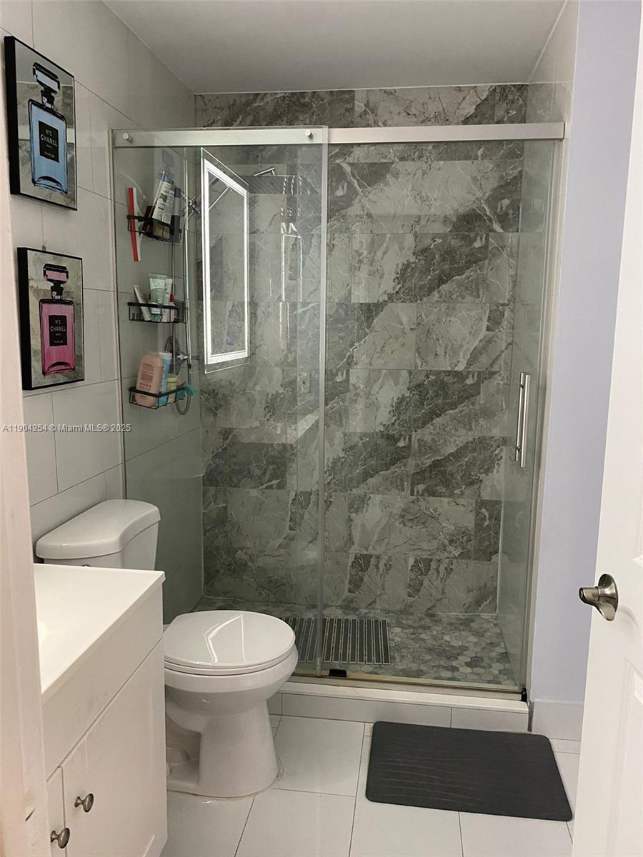 SAVANNAH AT RIVERSIDE CON - Residential Lease