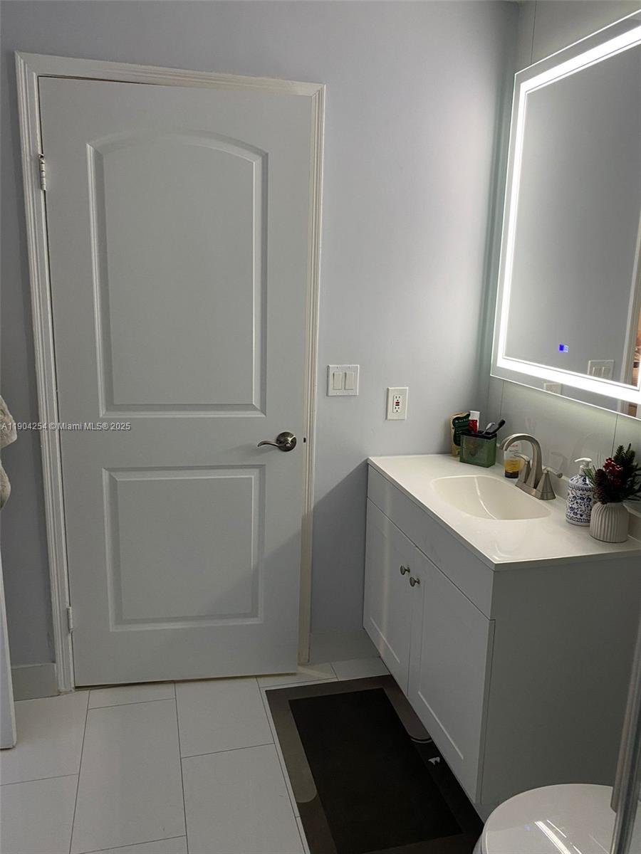 SAVANNAH AT RIVERSIDE CON - Residential Lease