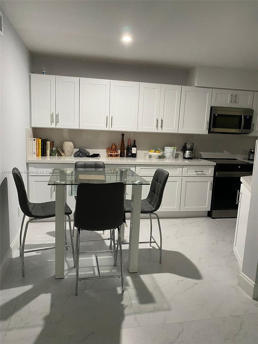 SAVANNAH AT RIVERSIDE CON - Residential Lease