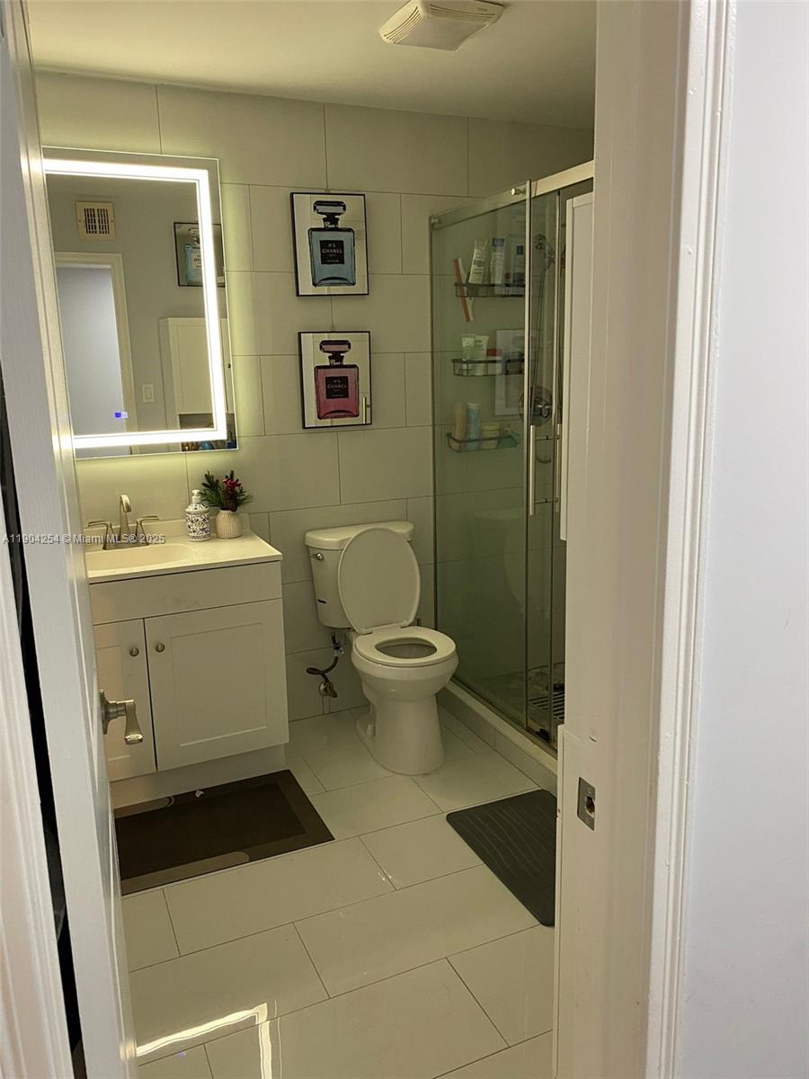 SAVANNAH AT RIVERSIDE CON - Residential Lease