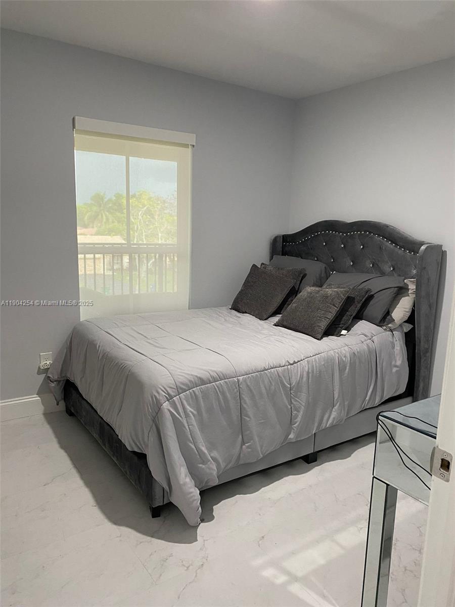 SAVANNAH AT RIVERSIDE CON - Residential Lease