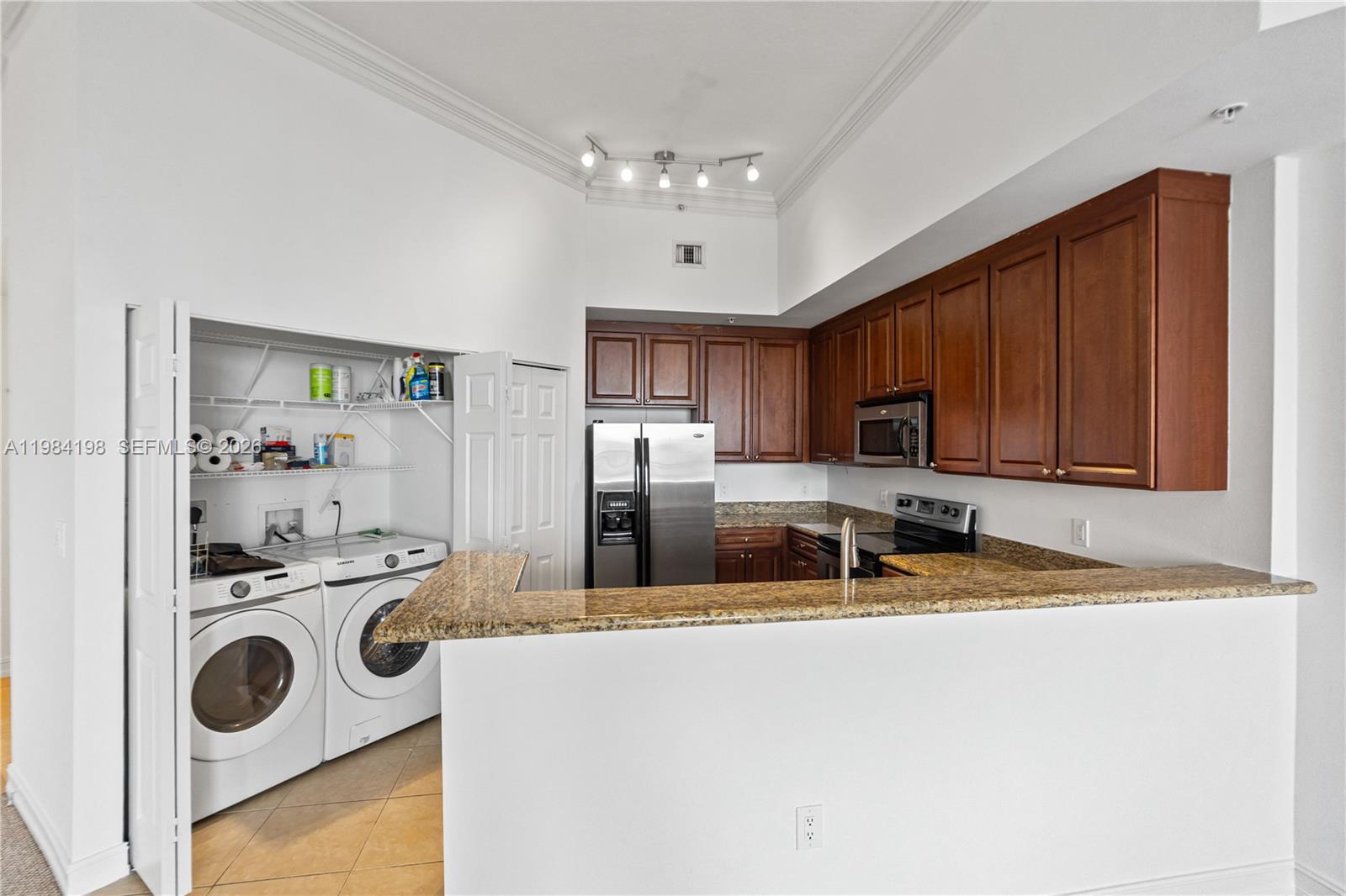 ALAQUA - Residential Lease