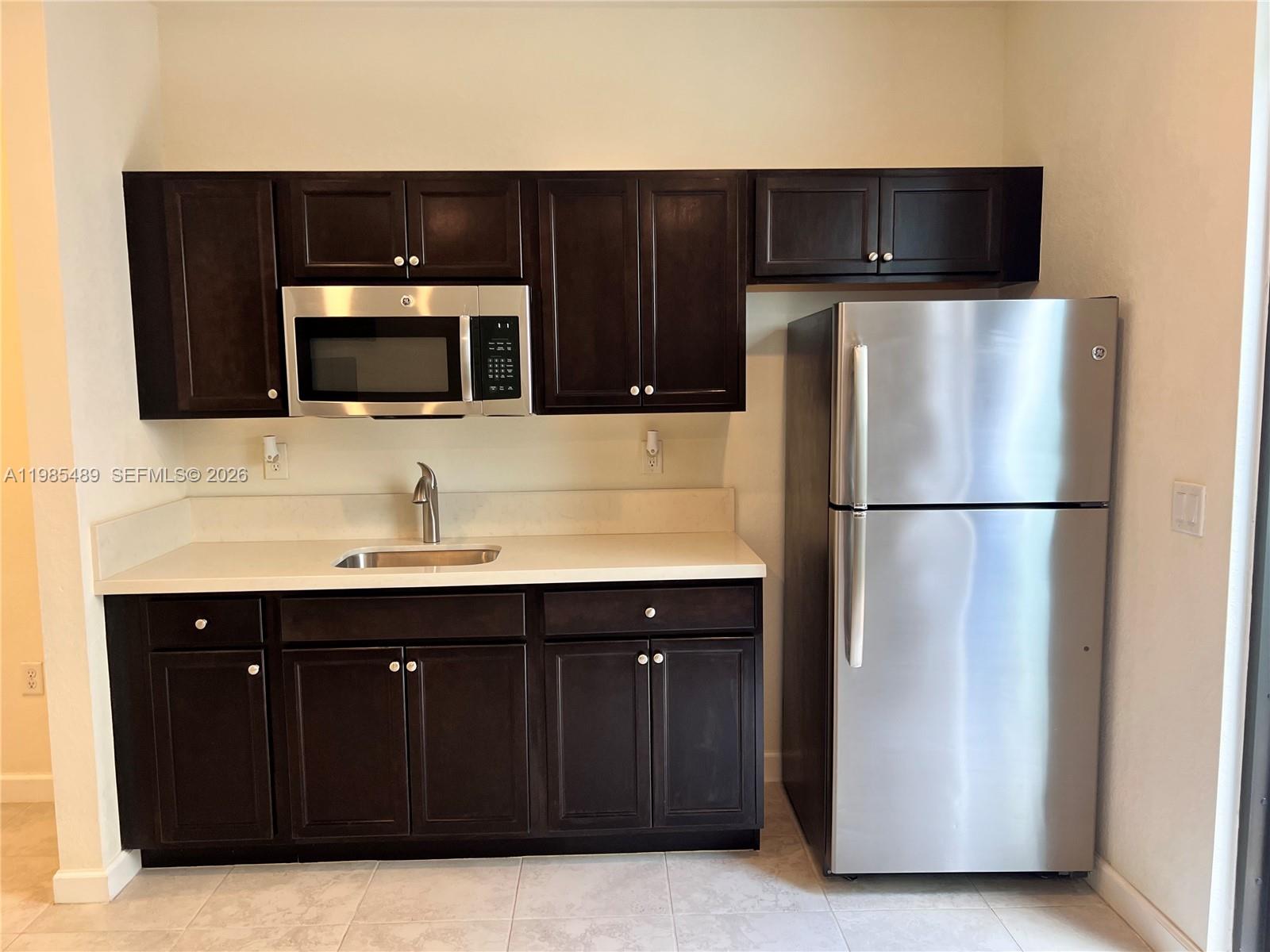 COCO PALM ESTATES - Residential Lease