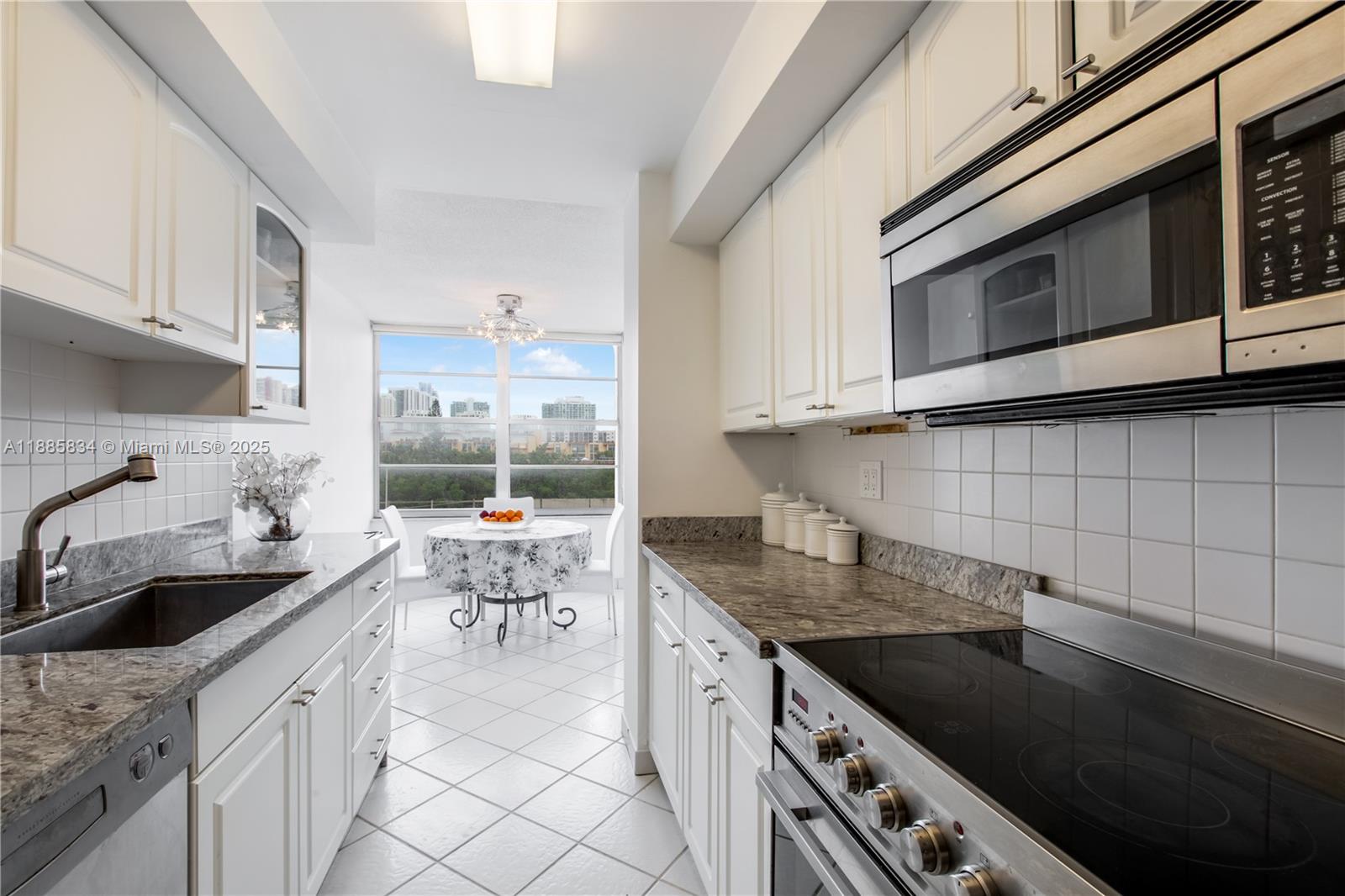 WINSTON TOWER 300 CONDO - Residential
