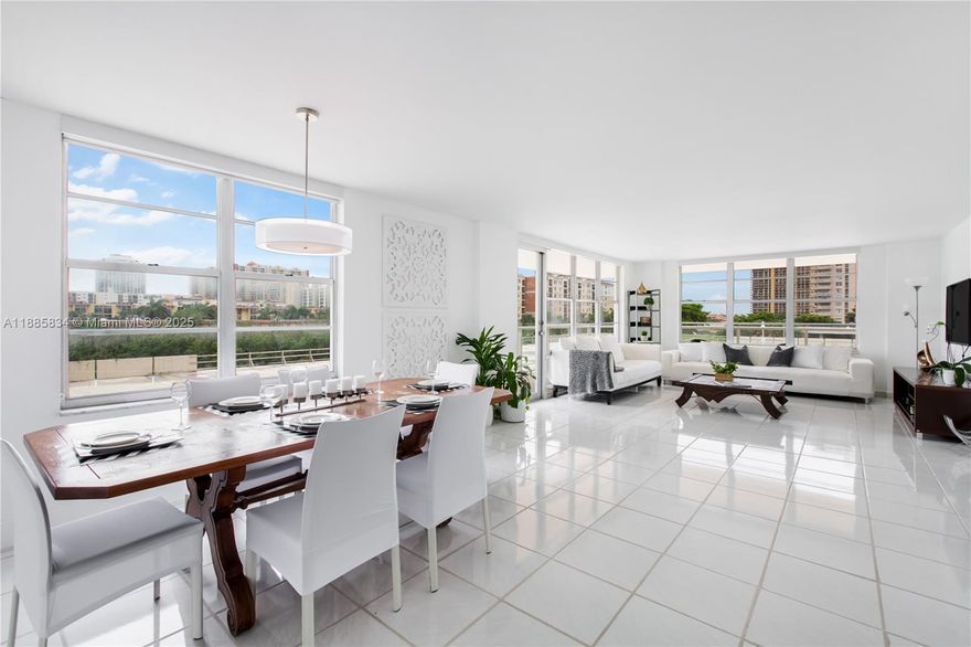 The largest and brightest corner unit features stunning sunset views over the beautiful new pool. This spacious unit is filled with natural light and has low maintenance fees.