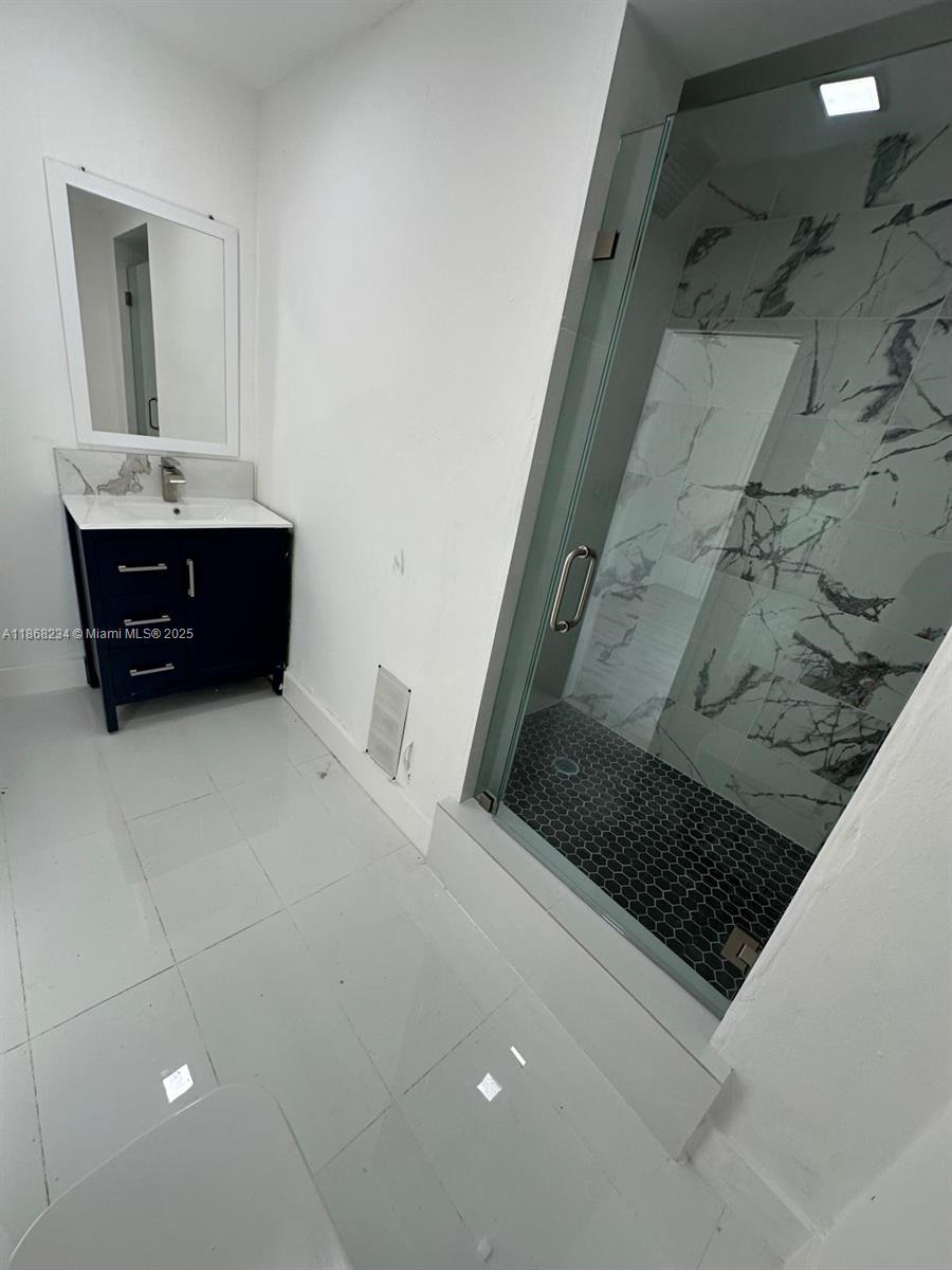 CRAVERO CLOVERLEAF ESTATE - Residential